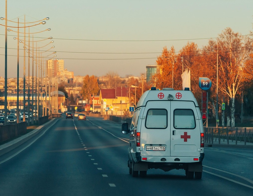 Перевозка лежачих больных Екатеринбург спецтранспорт ДоброТранс